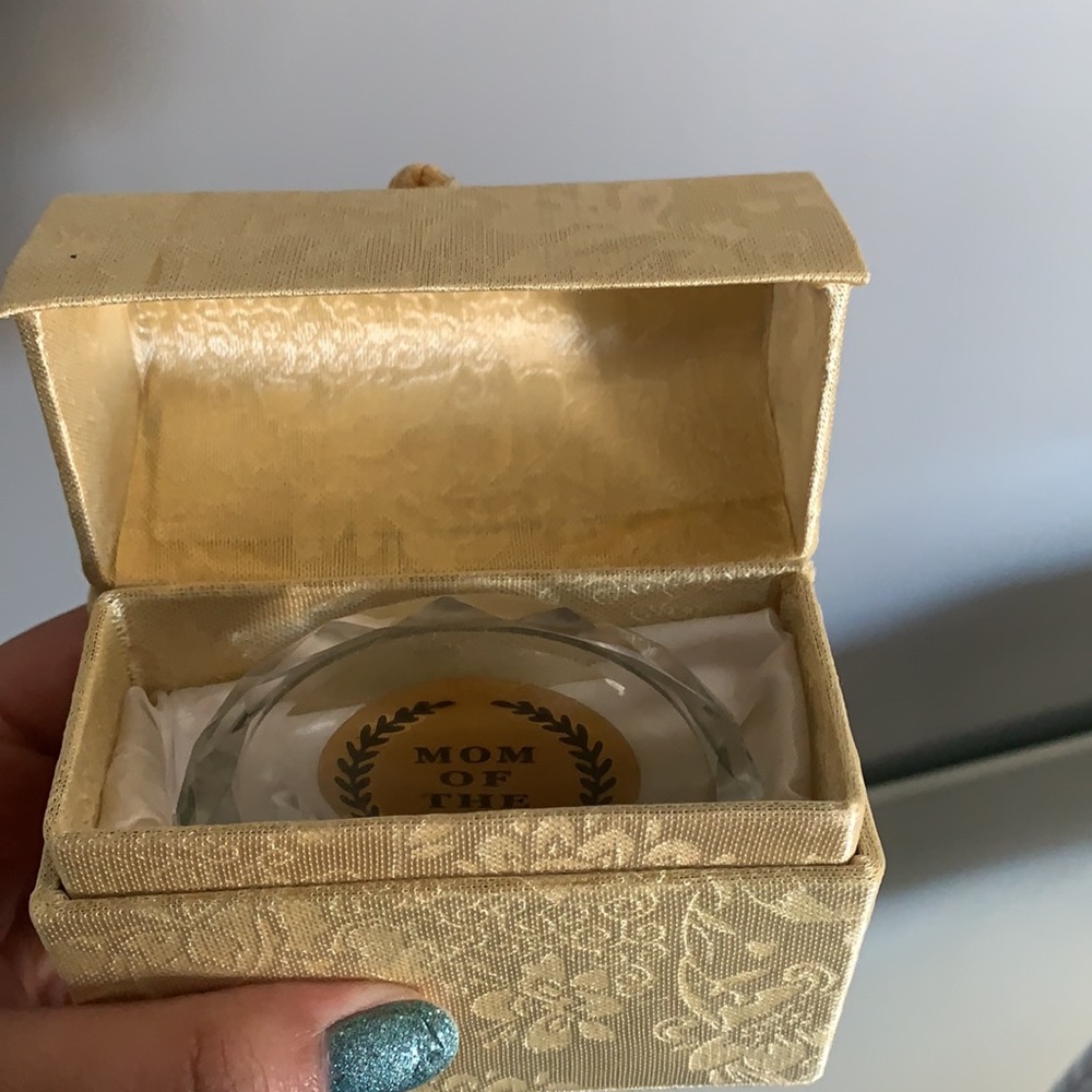 Gift - Picture 2 of 4